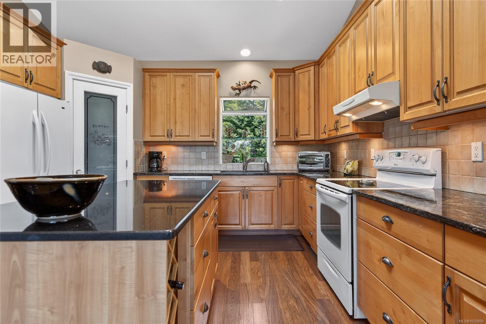 4594 Maple Guard Dr, Bowser, British Columbia  V0R 1G0 - Photo 24 - 1032850