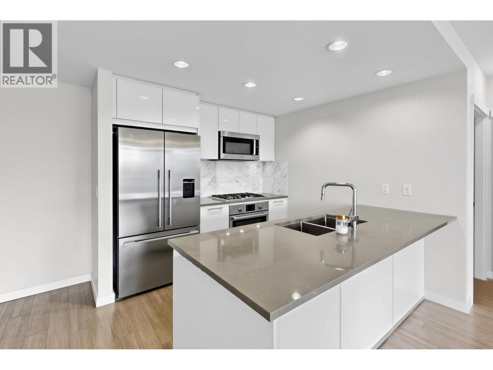 901 3281 E Kent Avenue North, Vancouver, British Columbia  V5S 0C4 - Photo 1 - R3113331