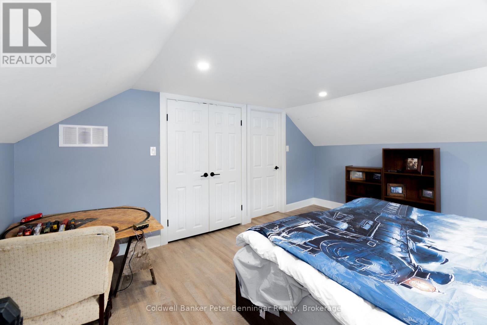 523 Mill Street, West Grey, Ontario  N0G 2M0 - Photo 22 - X12645880