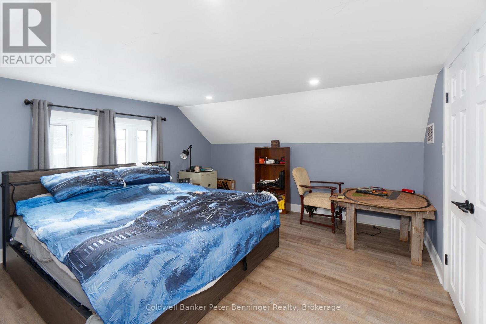 523 Mill Street, West Grey, Ontario  N0G 2M0 - Photo 20 - X12645880