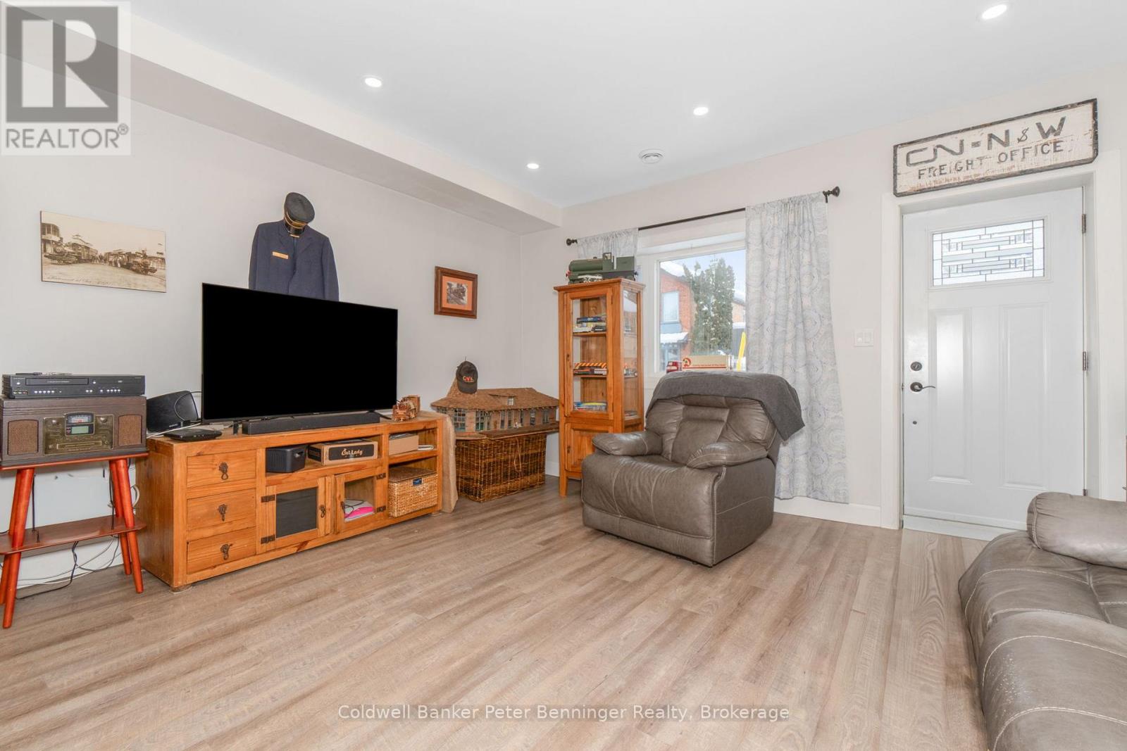 523 Mill Street, West Grey, Ontario  N0G 2M0 - Photo 7 - X12645880