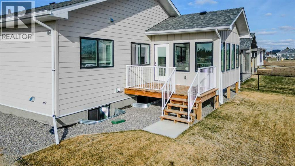 112 E 300 S, Raymond, Alberta  T0K 2S0 - Photo 38 - A2272560