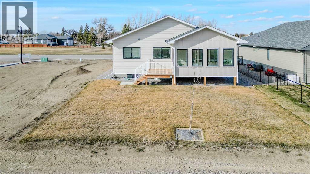 112 E 300 S, Raymond, Alberta  T0K 2S0 - Photo 36 - A2272560