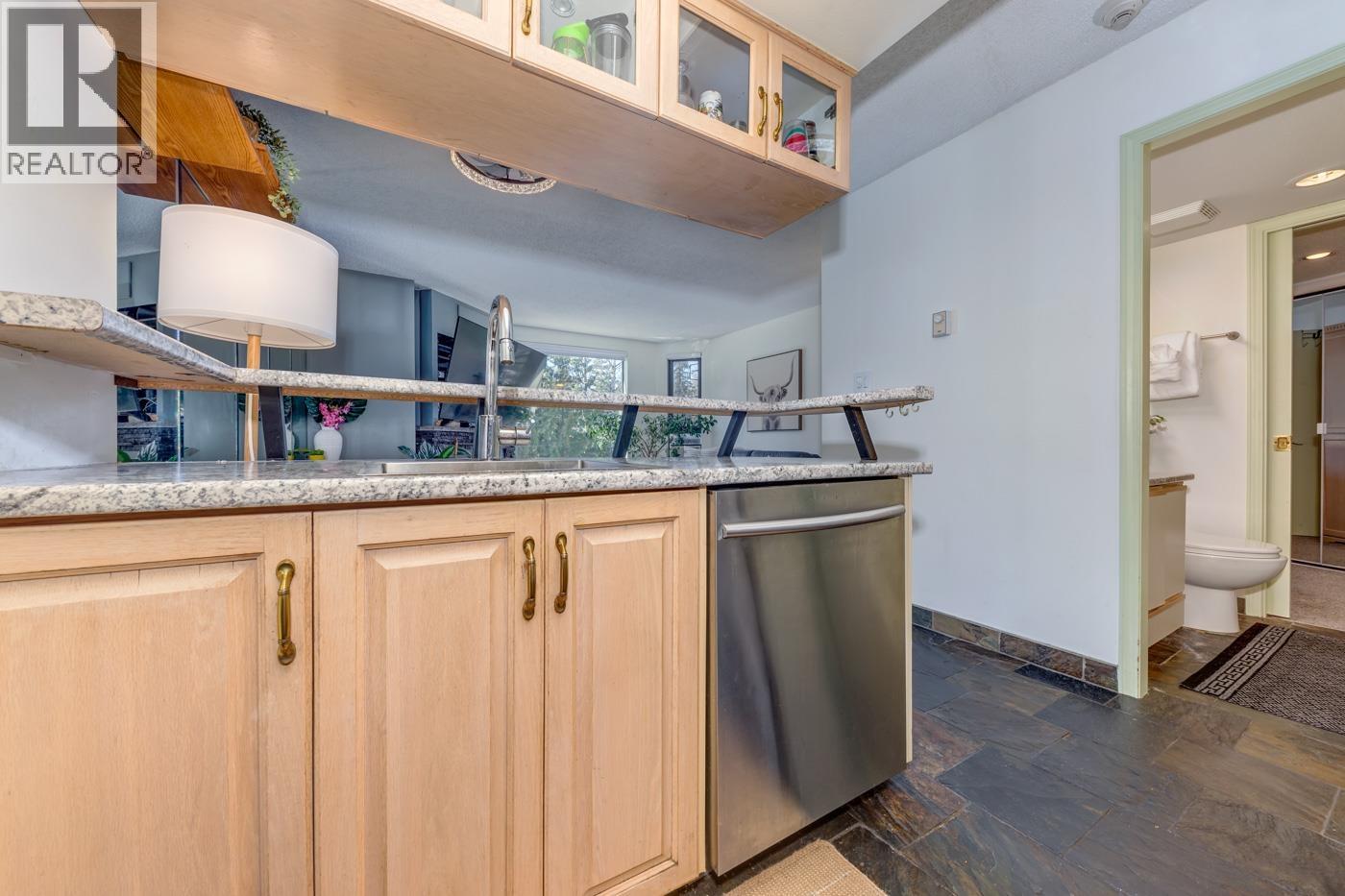 414 4809 Spearhead Drive, Whistler, British Columbia  V0N 1B0 - Photo 6 - R3113620