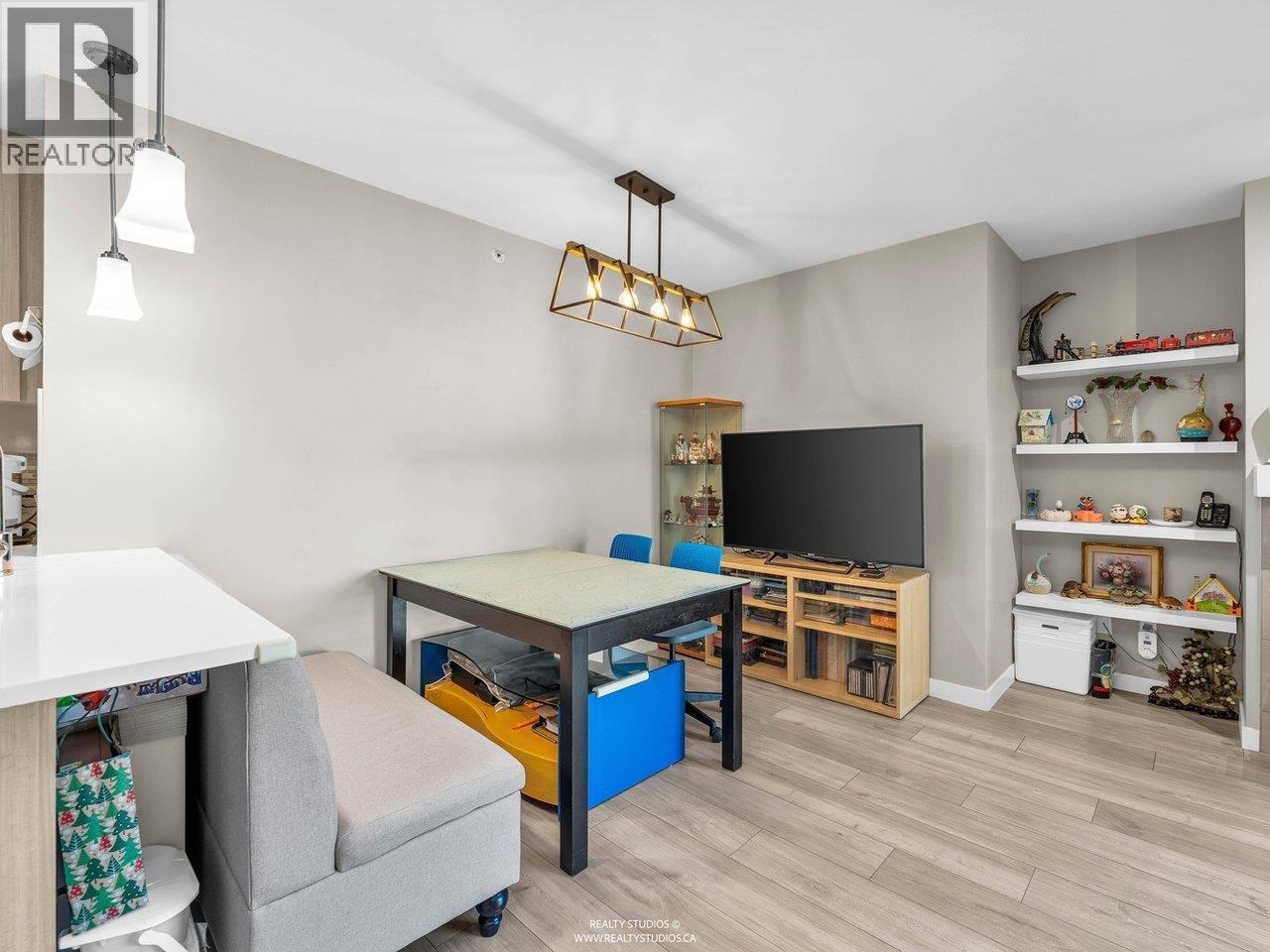 219 8480 Granville Avenue, Richmond, British Columbia  V6Y 4E8 - Photo 5 - R3113658