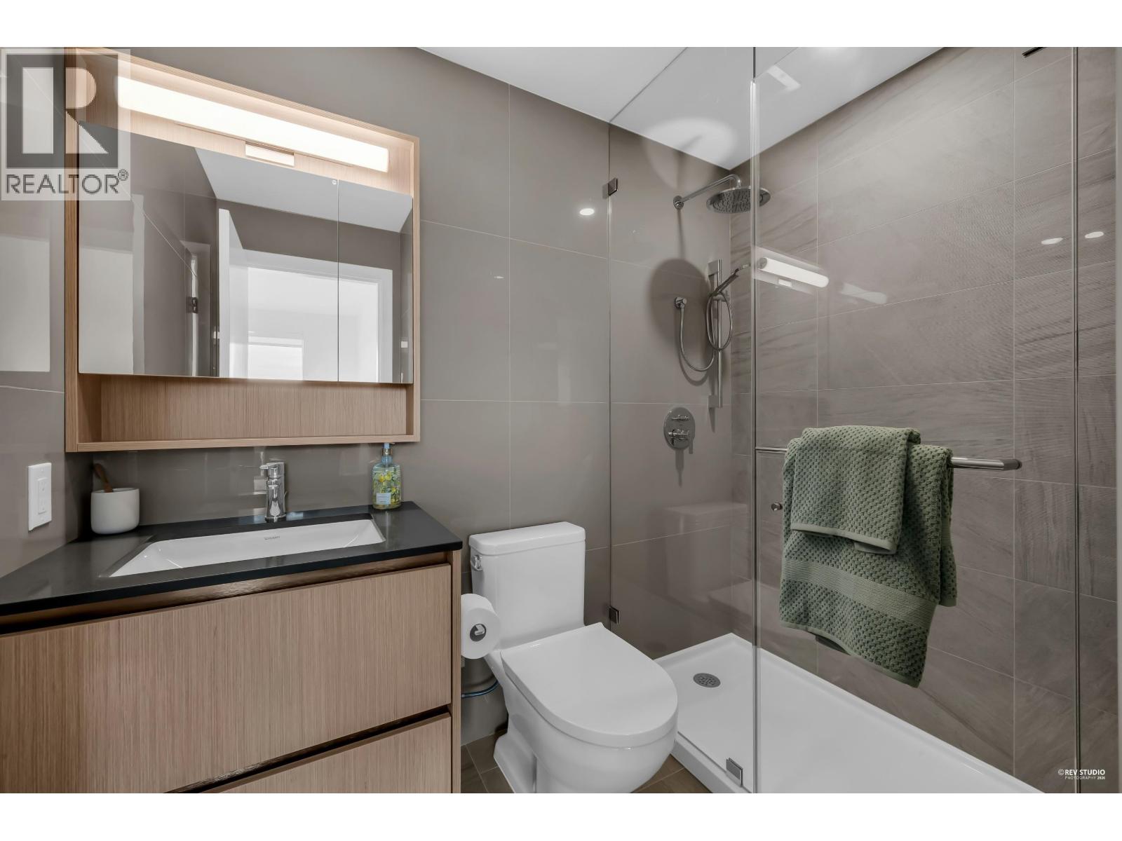 801 5593 No. 3 Road, Richmond, British Columbia  V6X 0X6 - Photo 13 - R3113670