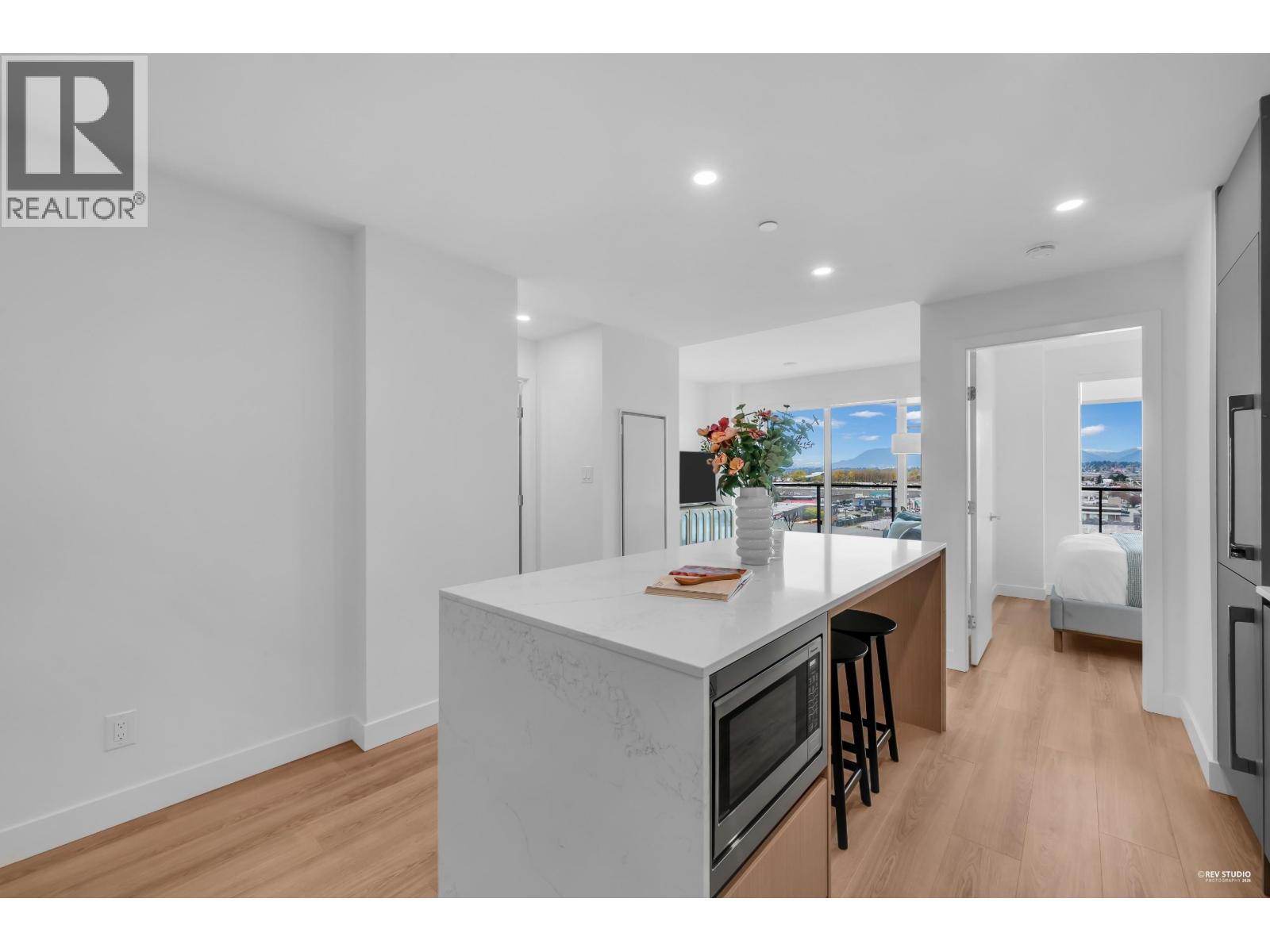 801 5593 No. 3 Road, Richmond, British Columbia  V6X 0X6 - Photo 5 - R3113670