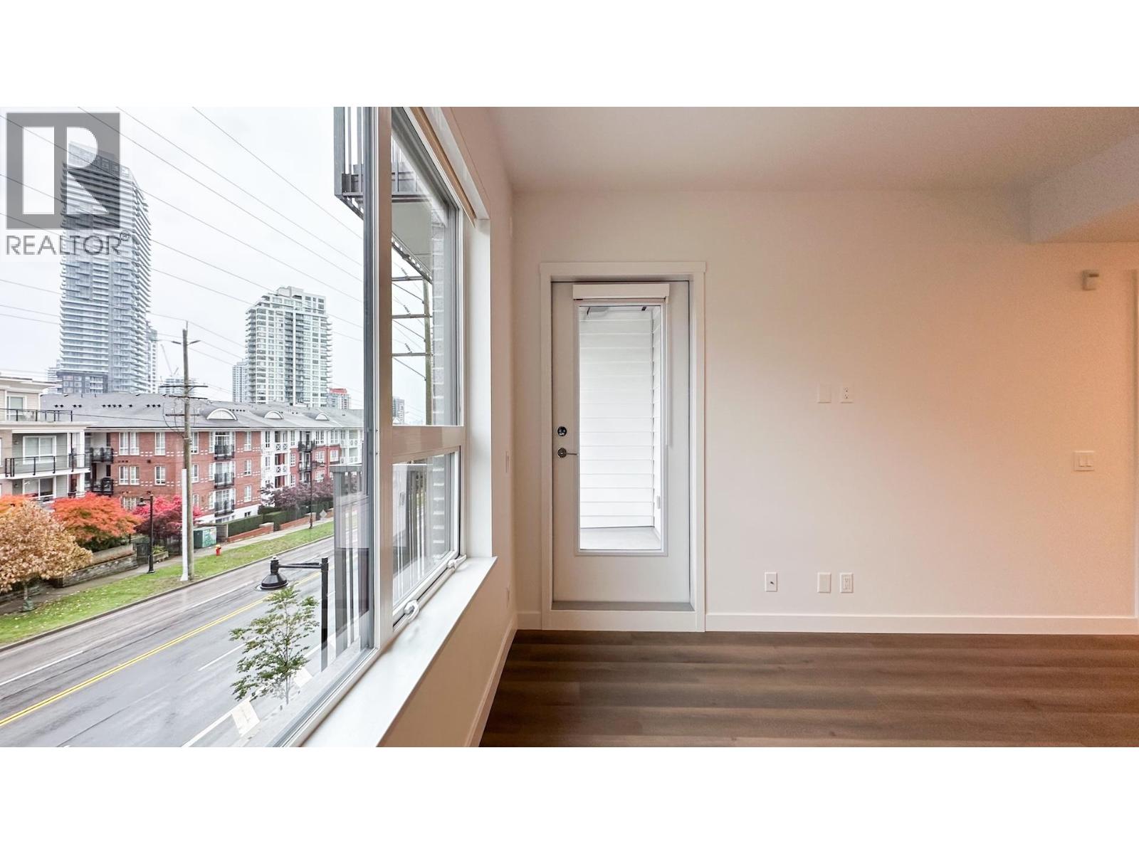 309 645 Como Lake Avenue, Coquitlam, British Columbia  V3J 0P1 - Photo 6 - R3113681