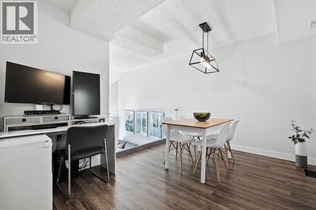 26 230 W 15th Street, North Vancouver, British Columbia  V7M 1S2 - Photo 11 - R3113682