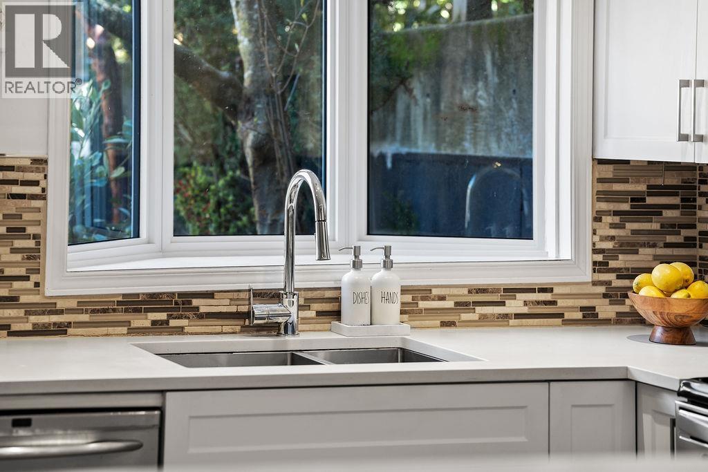 26 230 W 15th Street, North Vancouver, British Columbia  V7M 1S2 - Photo 15 - R3113682