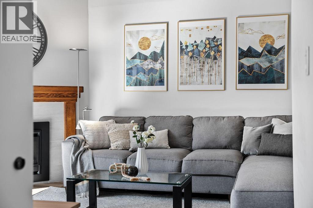 26 230 W 15th Street, North Vancouver, British Columbia  V7M 1S2 - Photo 2 - R3113682