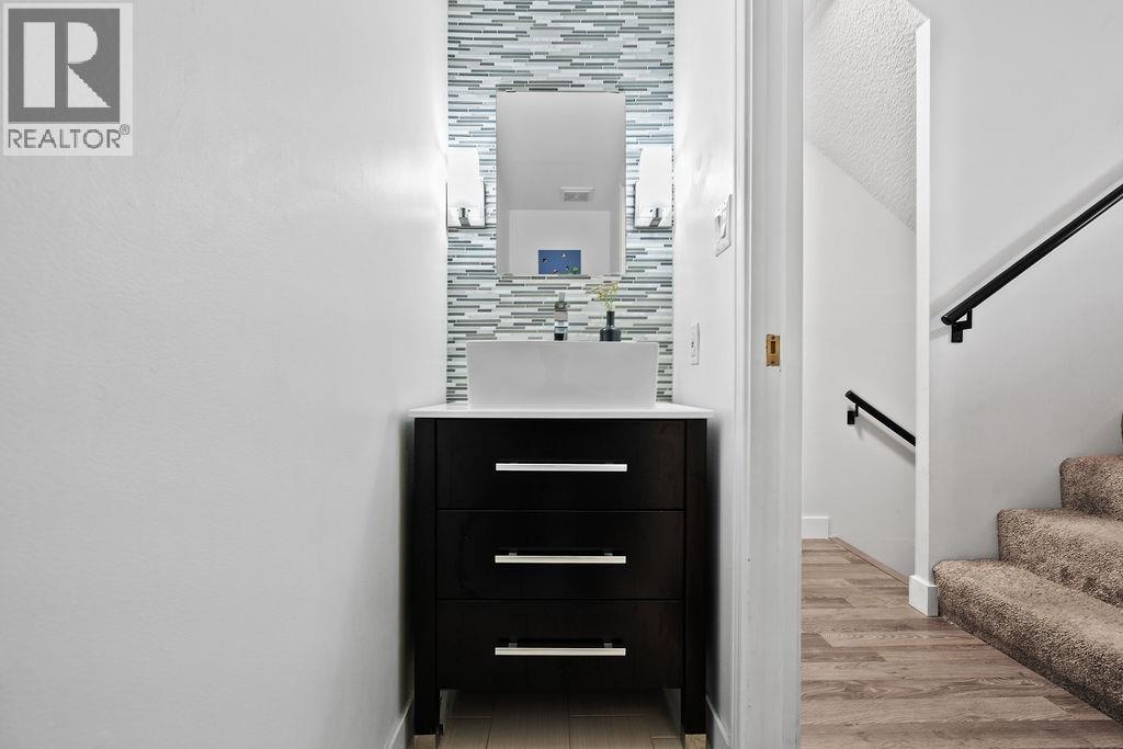 26 230 W 15th Street, North Vancouver, British Columbia  V7M 1S2 - Photo 26 - R3113682