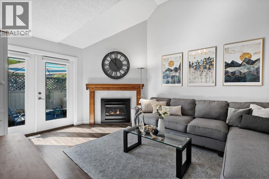 26 230 W 15th Street, North Vancouver, British Columbia  V7M 1S2 - Photo 3 - R3113682