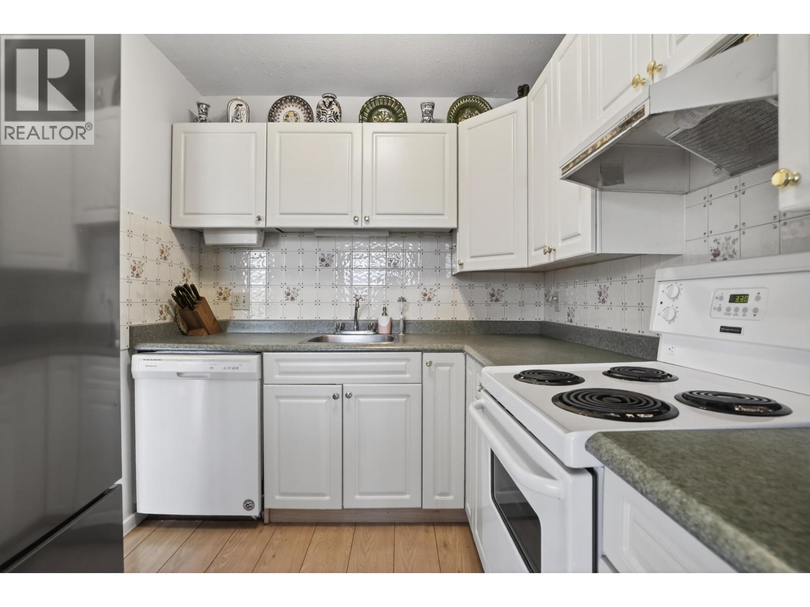 1105 701 W Victoria Park, North Vancouver, British Columbia  V7M 2L2 - Photo 13 - R3113683