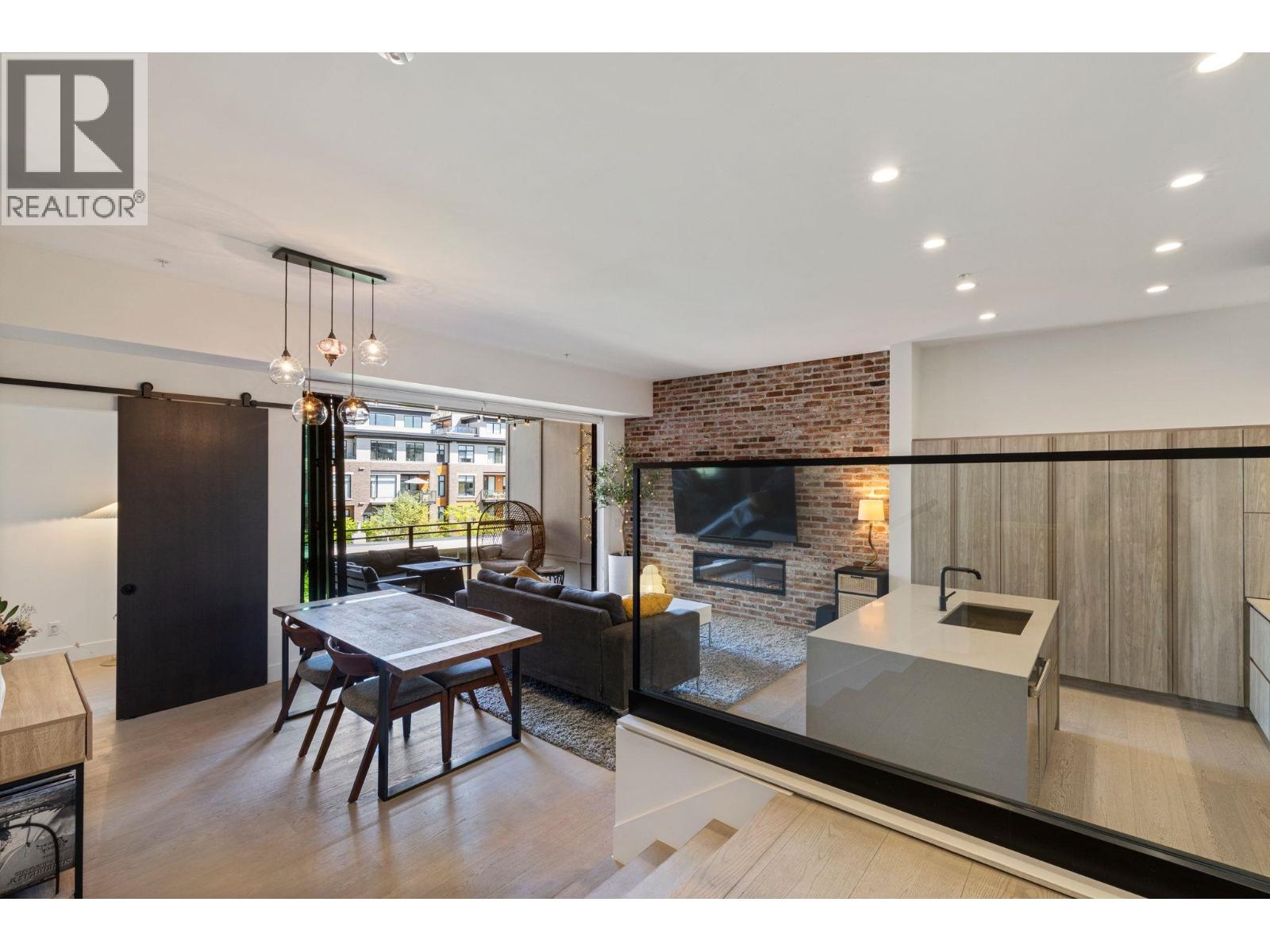 309 300 Salter Street, New Westminster, British Columbia  V3M 0L9 - Photo 2 - R3113705