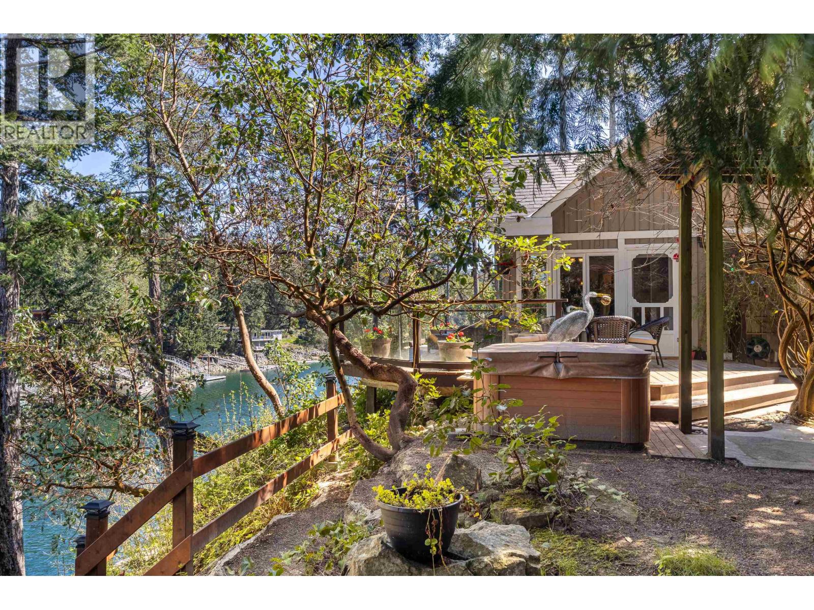 10040 Wescan Road, Halfmoon Bay, British Columbia  V0N 1Y2 - Photo 16 - R3113520