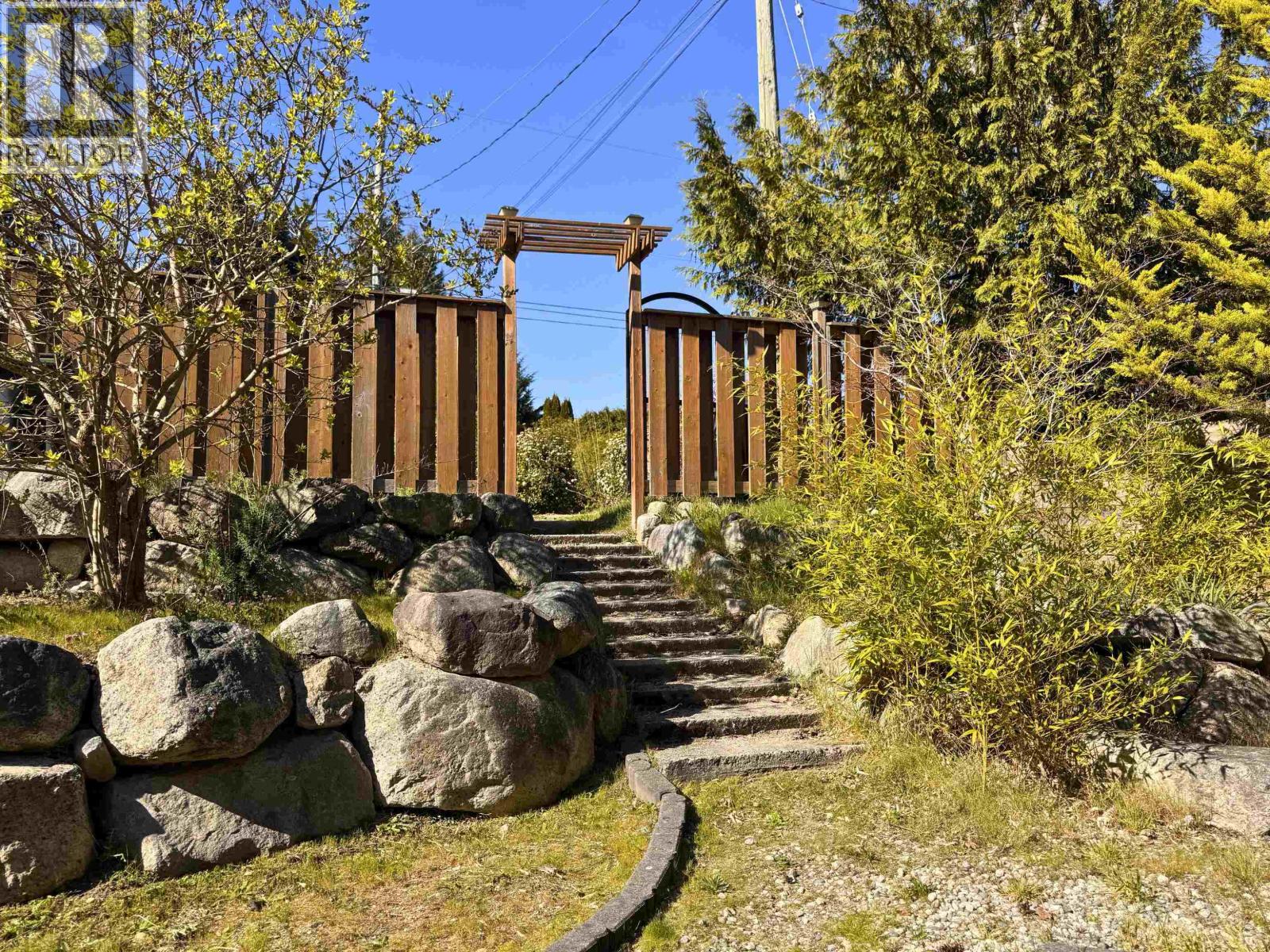 5799 Anchor Road, Sechelt, British Columbia  V0N 3A0 - Photo 32 - R3113634