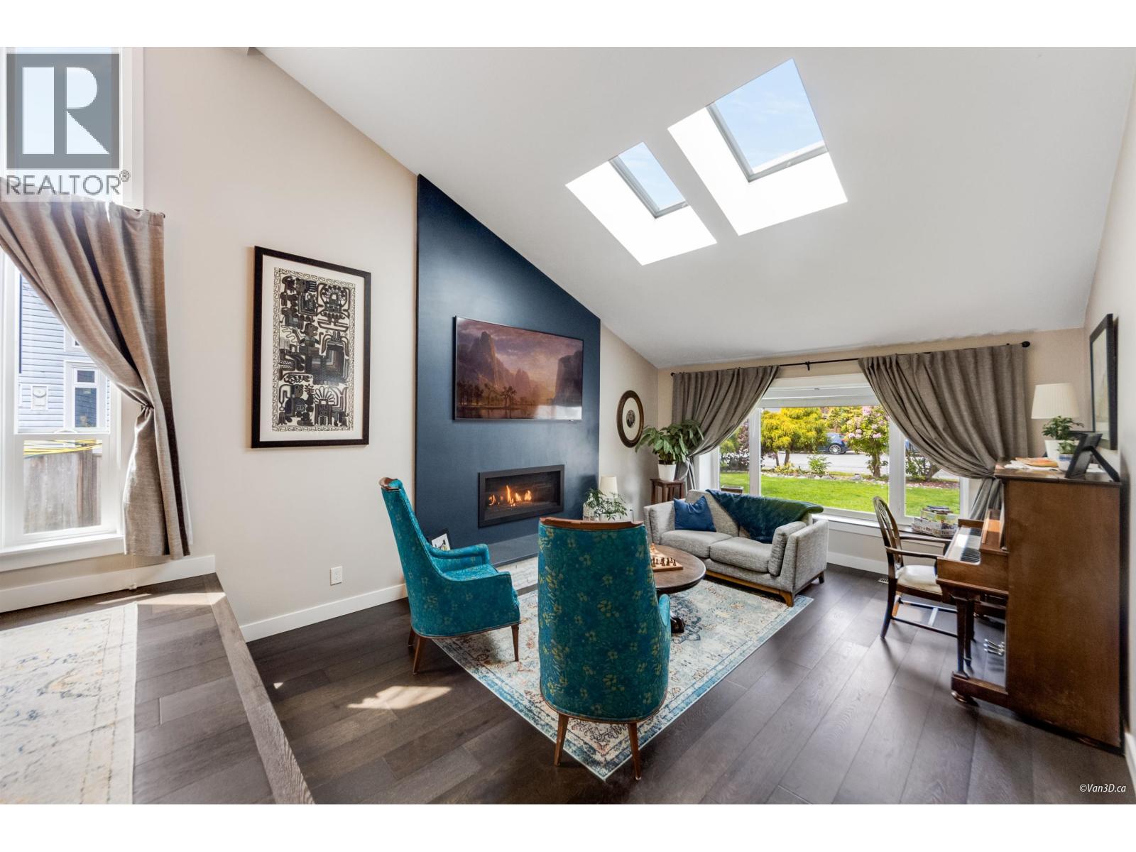 38582 Westway Avenue, Squamish, British Columbia  V8B 0L6 - Photo 3 - R3113639