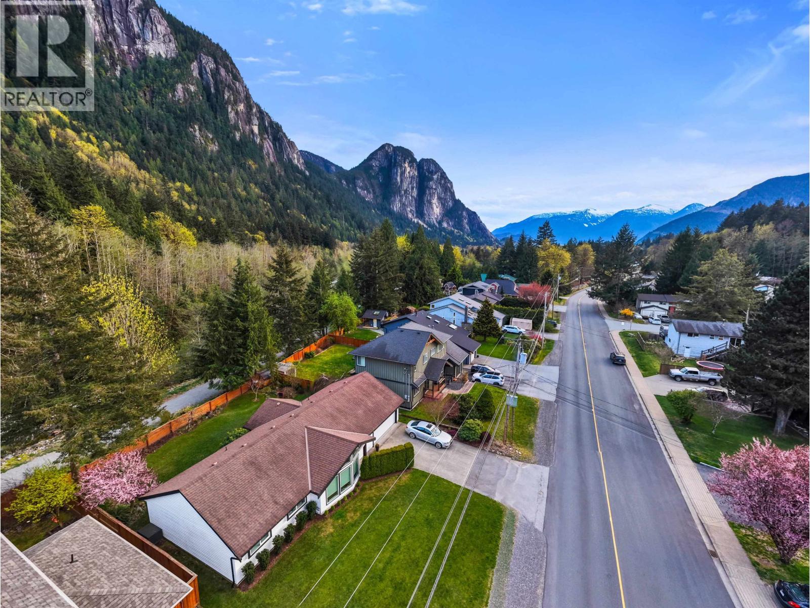 38582 Westway Avenue, Squamish, British Columbia  V8B 0L6 - Photo 36 - R3113639