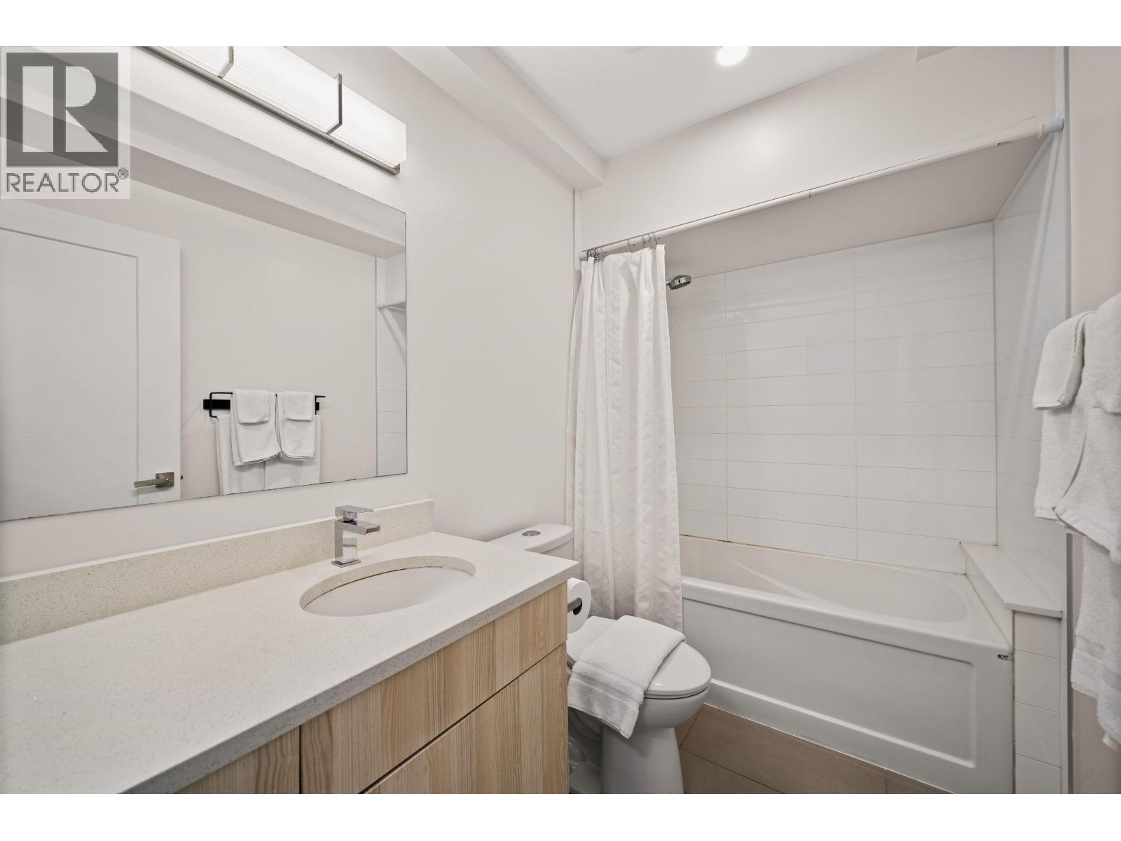 3128 Graveley Street, Vancouver, British Columbia  V5K 3K6 - Photo 35 - R3113642