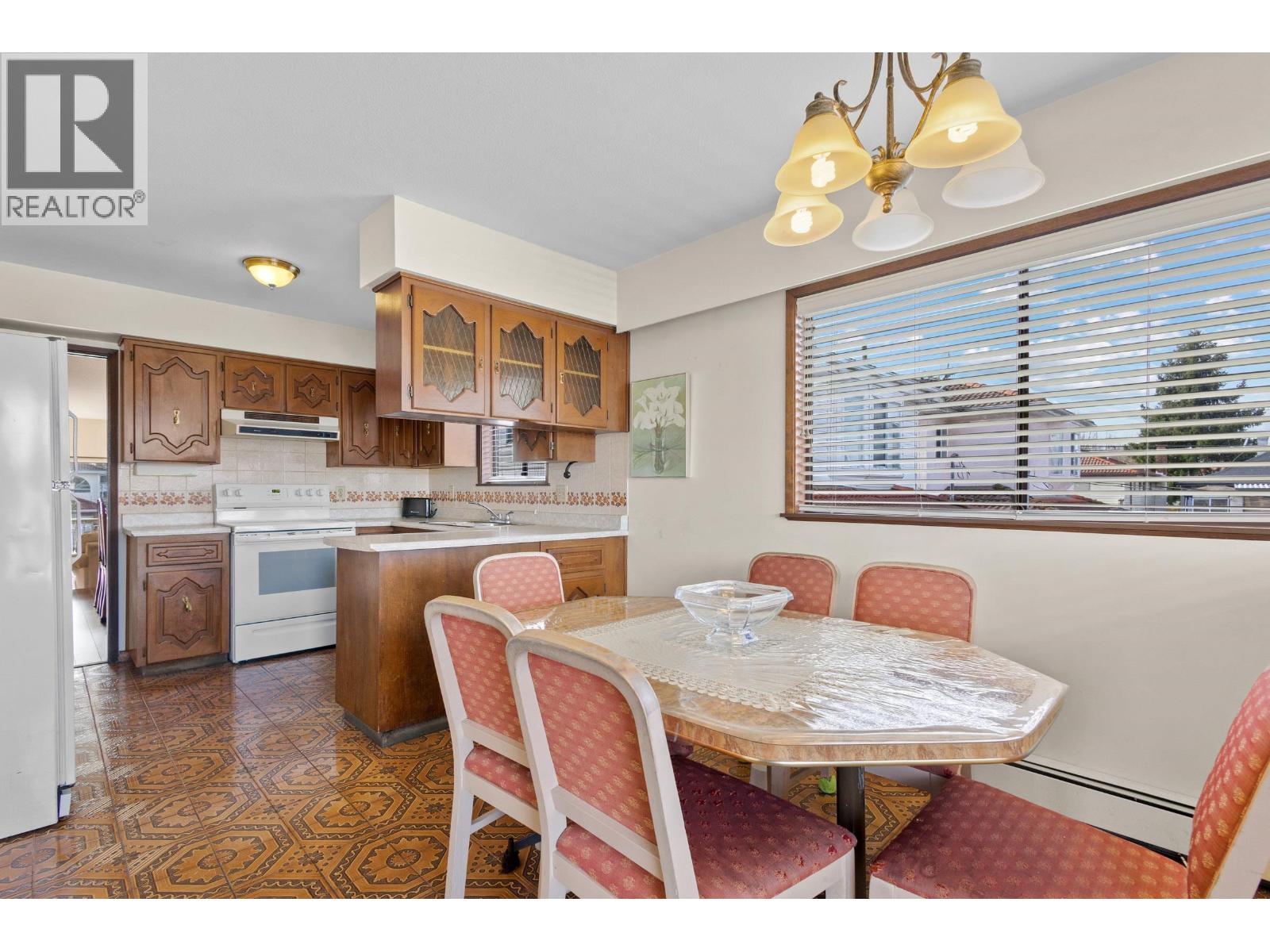 2225 E 35th Avenue, Vancouver, British Columbia  V5P 1C1 - Photo 11 - R3113668