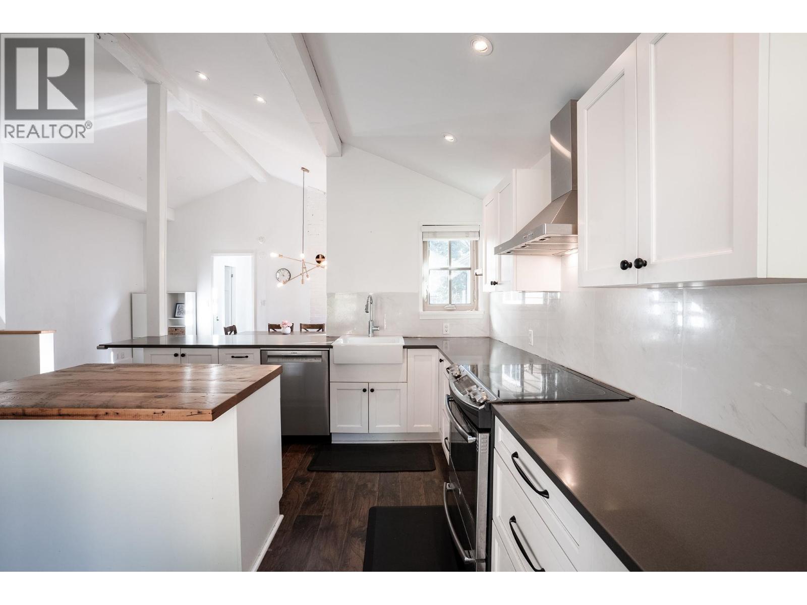 3015 Royal Avenue, North Vancouver, British Columbia  V7K 1Y6 - Photo 13 - R3113679