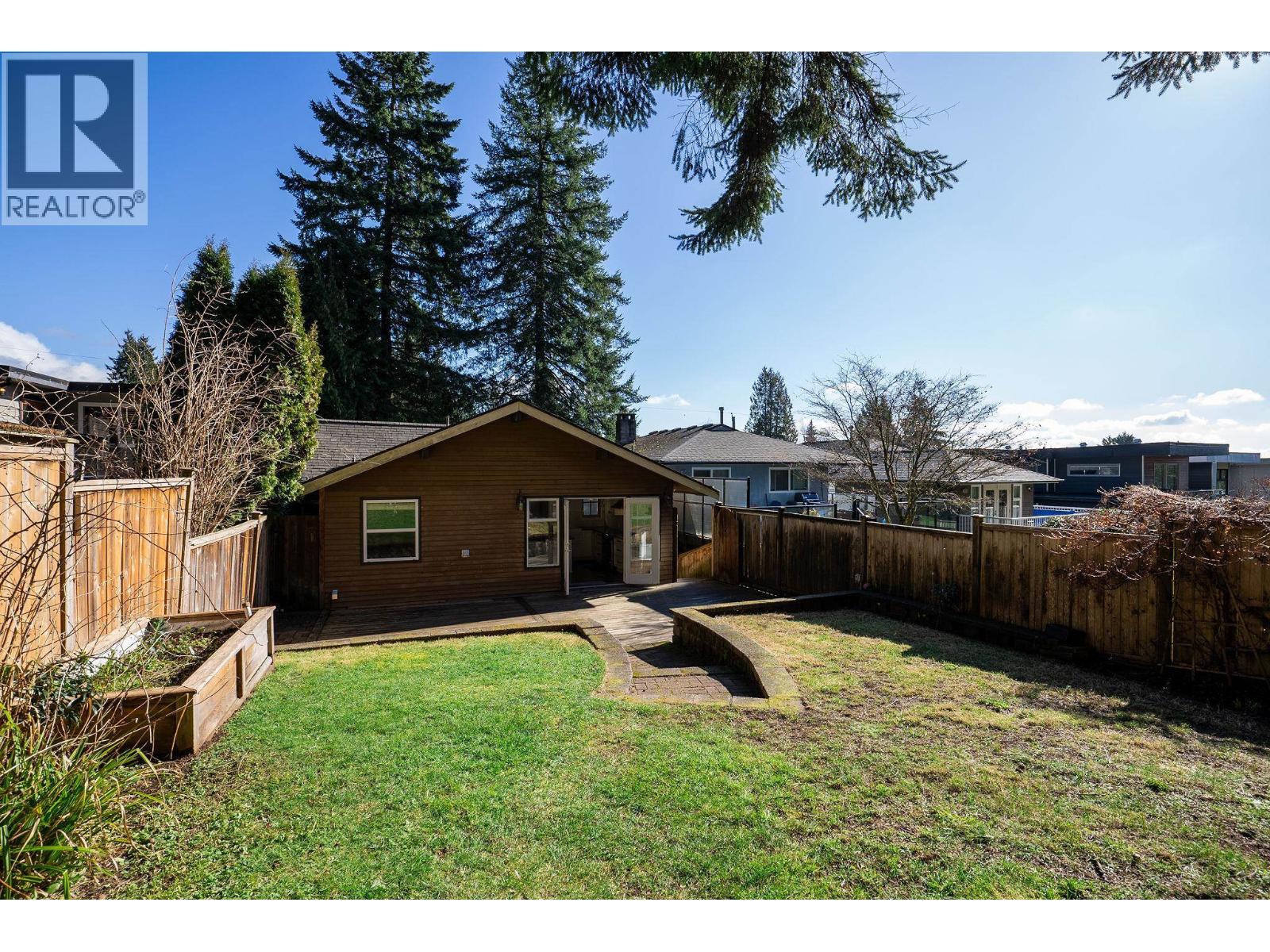 3015 Royal Avenue, North Vancouver, British Columbia  V7K 1Y6 - Photo 23 - R3113679