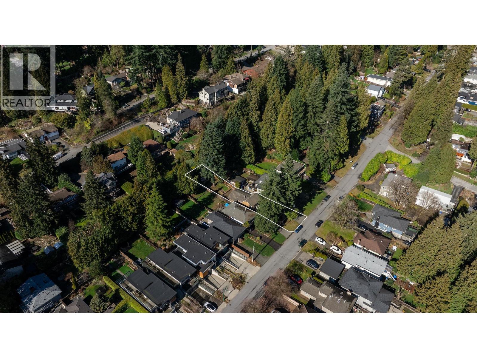 3015 Royal Avenue, North Vancouver, British Columbia  V7K 1Y6 - Photo 36 - R3113679