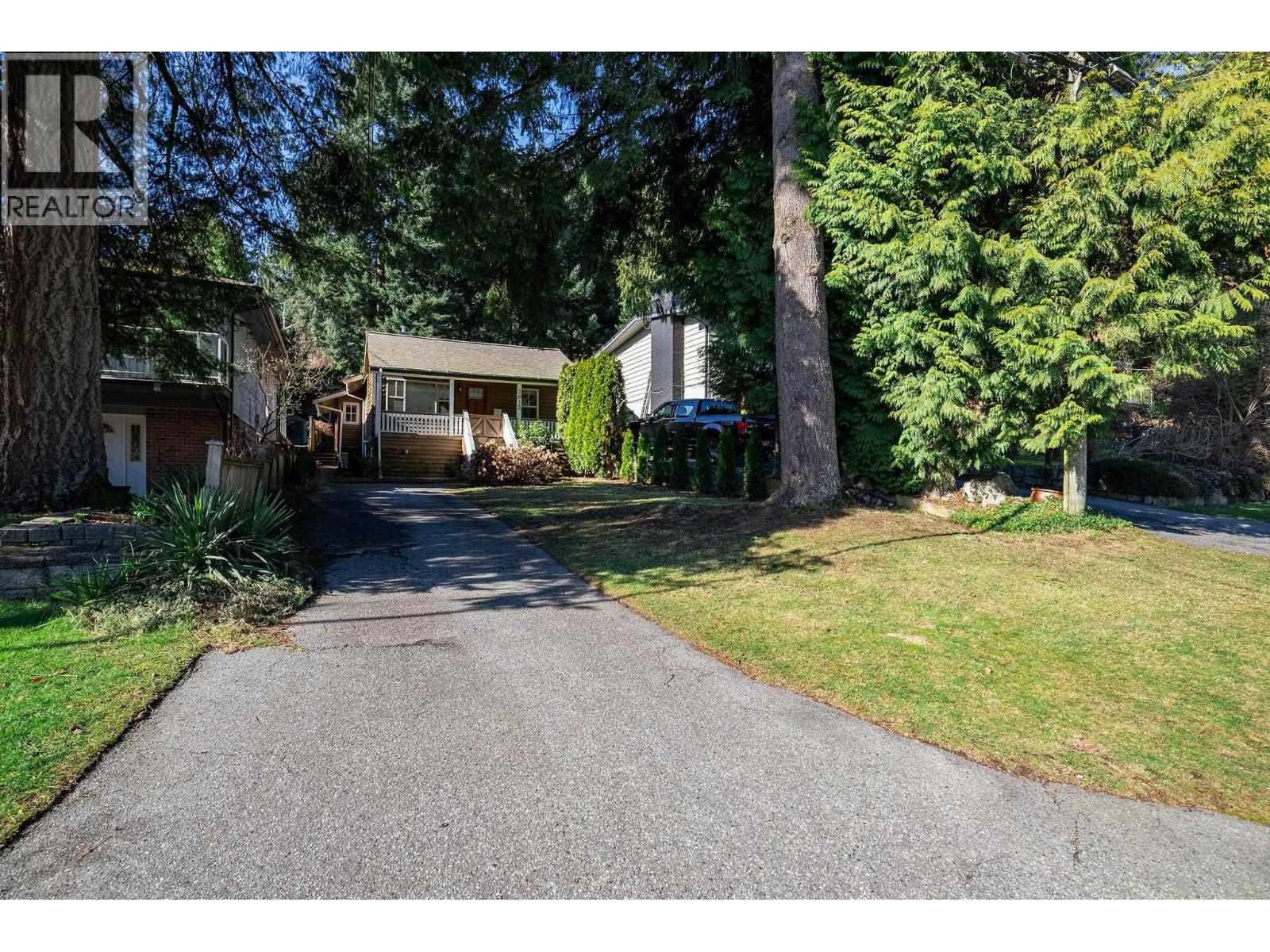 3015 Royal Avenue, North Vancouver, British Columbia  V7K 1Y6 - Photo 38 - R3113679