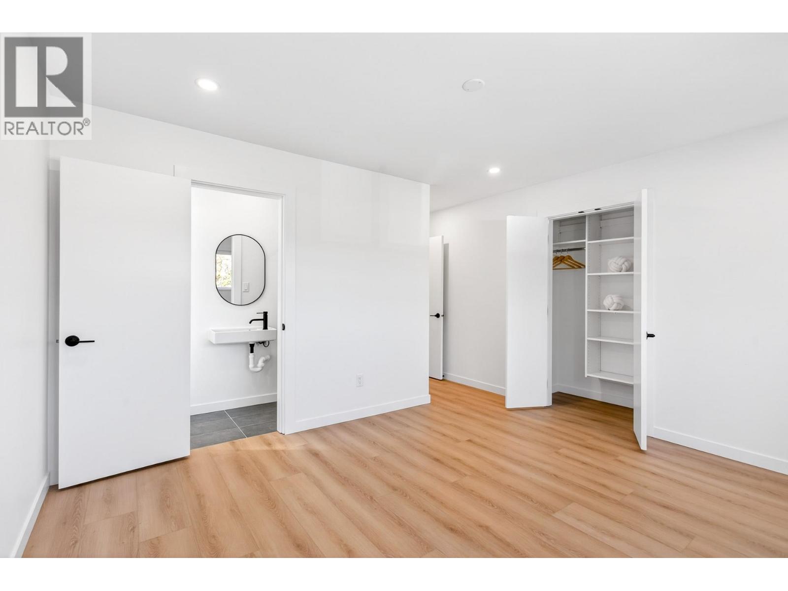 2085 Waverley Avenue, Vancouver, British Columbia  V5P 1R4 - Photo 17 - R3113704