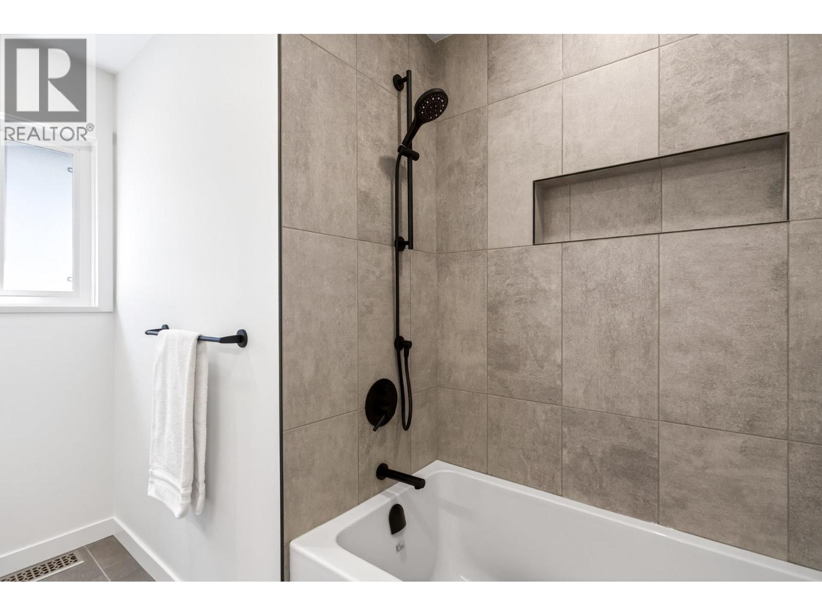 2085 Waverley Avenue, Vancouver, British Columbia  V5P 1R4 - Photo 22 - R3113704