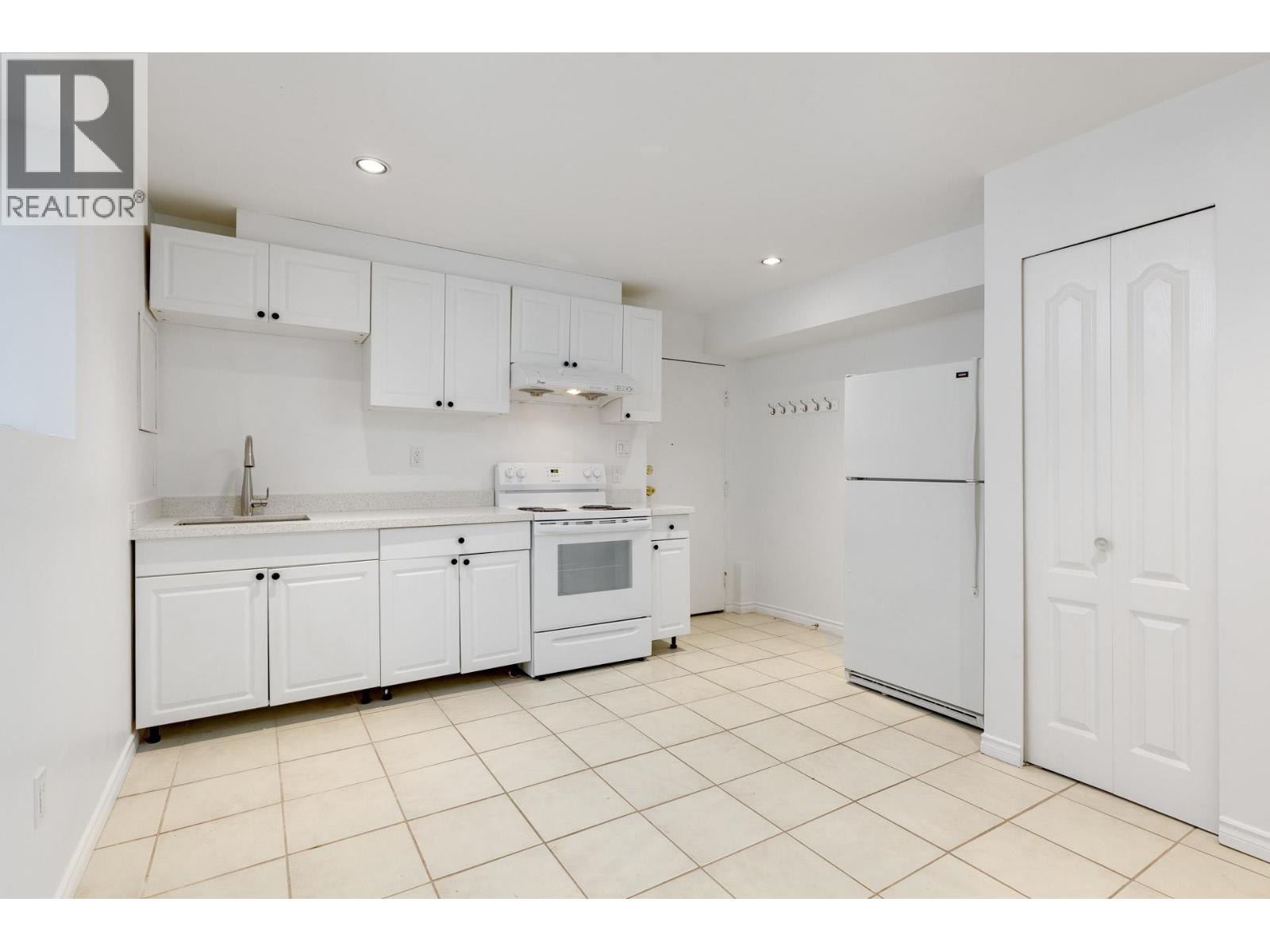 2085 Waverley Avenue, Vancouver, British Columbia  V5P 1R4 - Photo 30 - R3113704