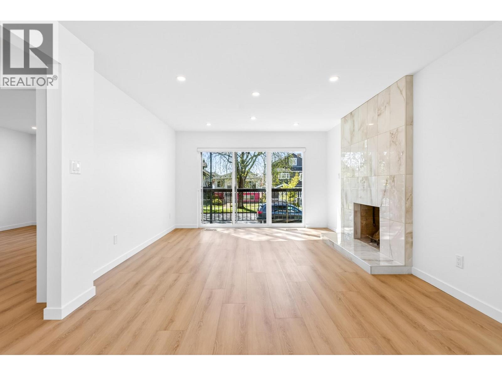 2085 Waverley Avenue, Vancouver, British Columbia  V5P 1R4 - Photo 5 - R3113704