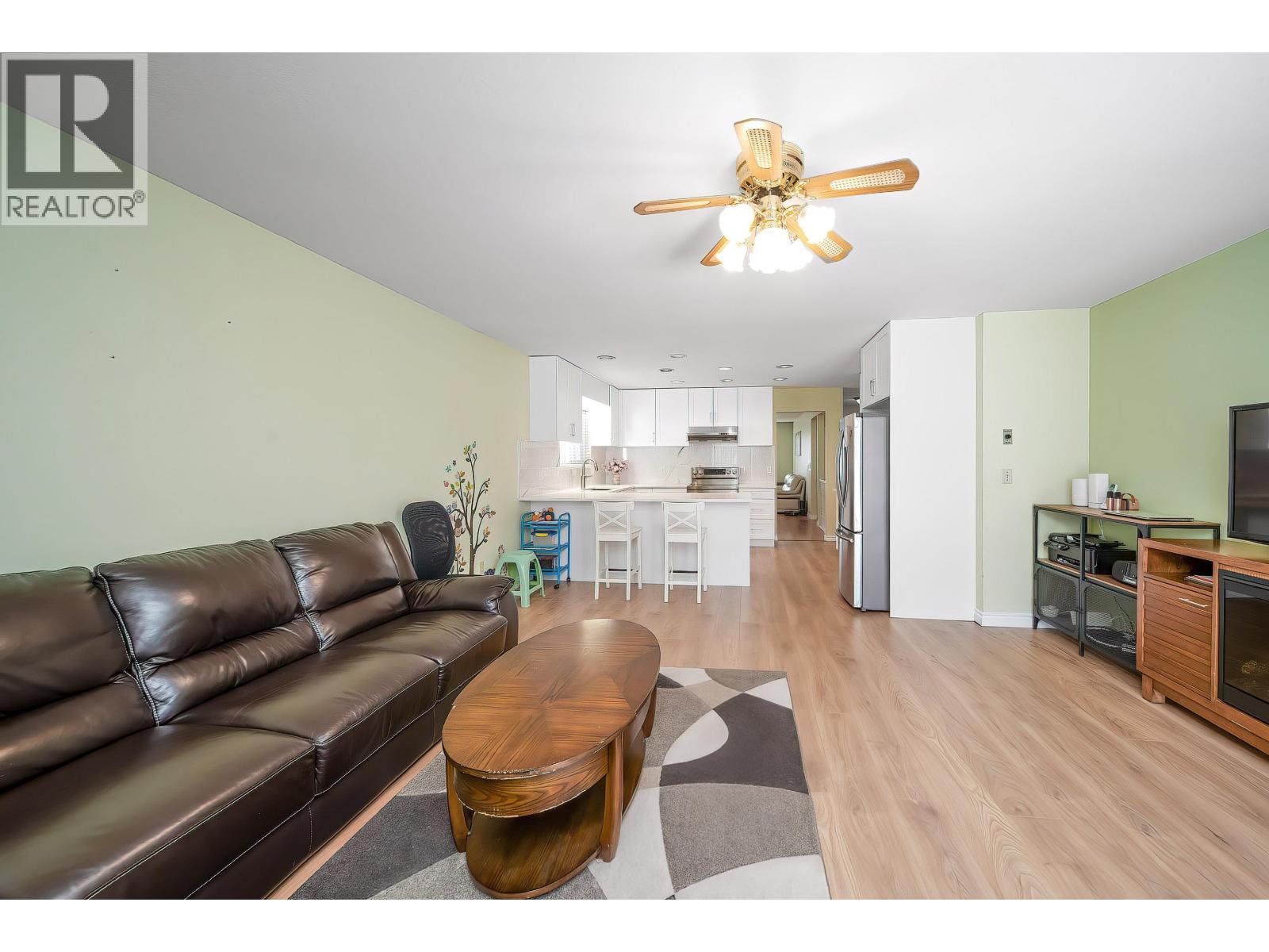 11 Harbour Place, Port Moody, British Columbia  V3H 4J8 - Photo 10 - R3113711