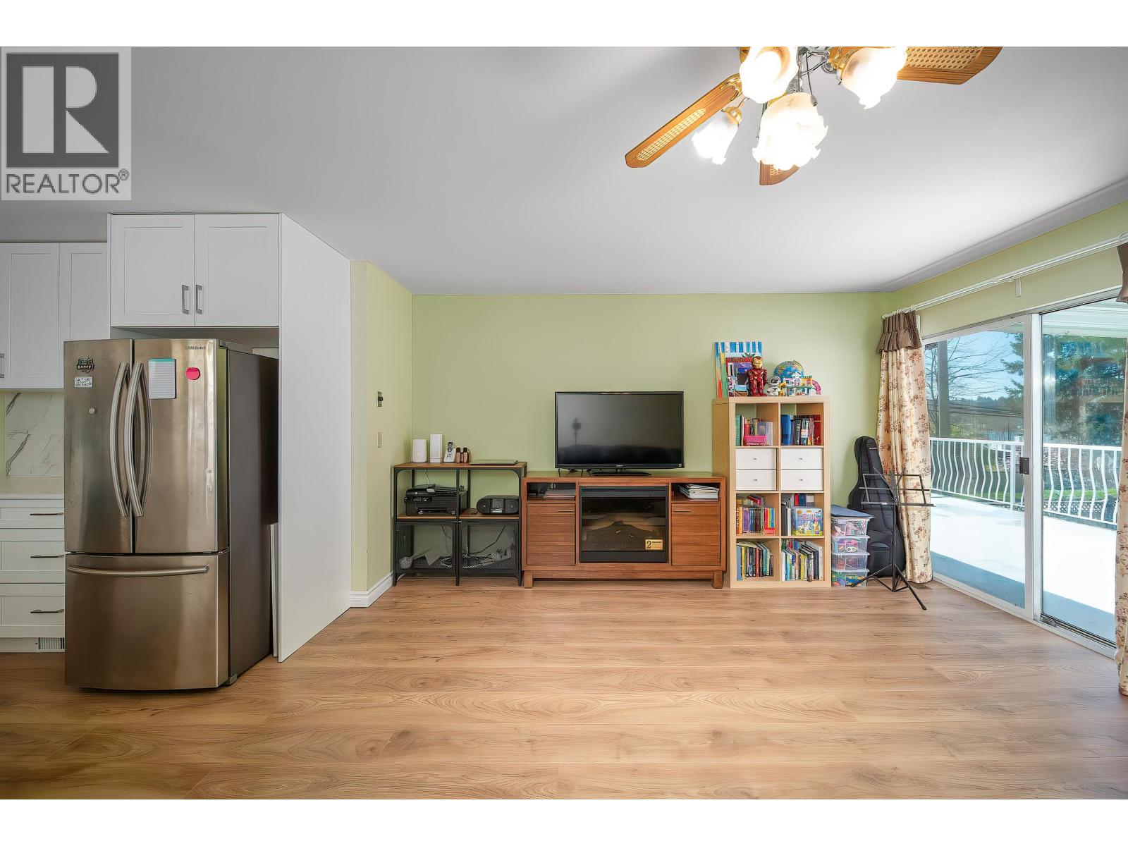 11 Harbour Place, Port Moody, British Columbia  V3H 4J8 - Photo 9 - R3113711