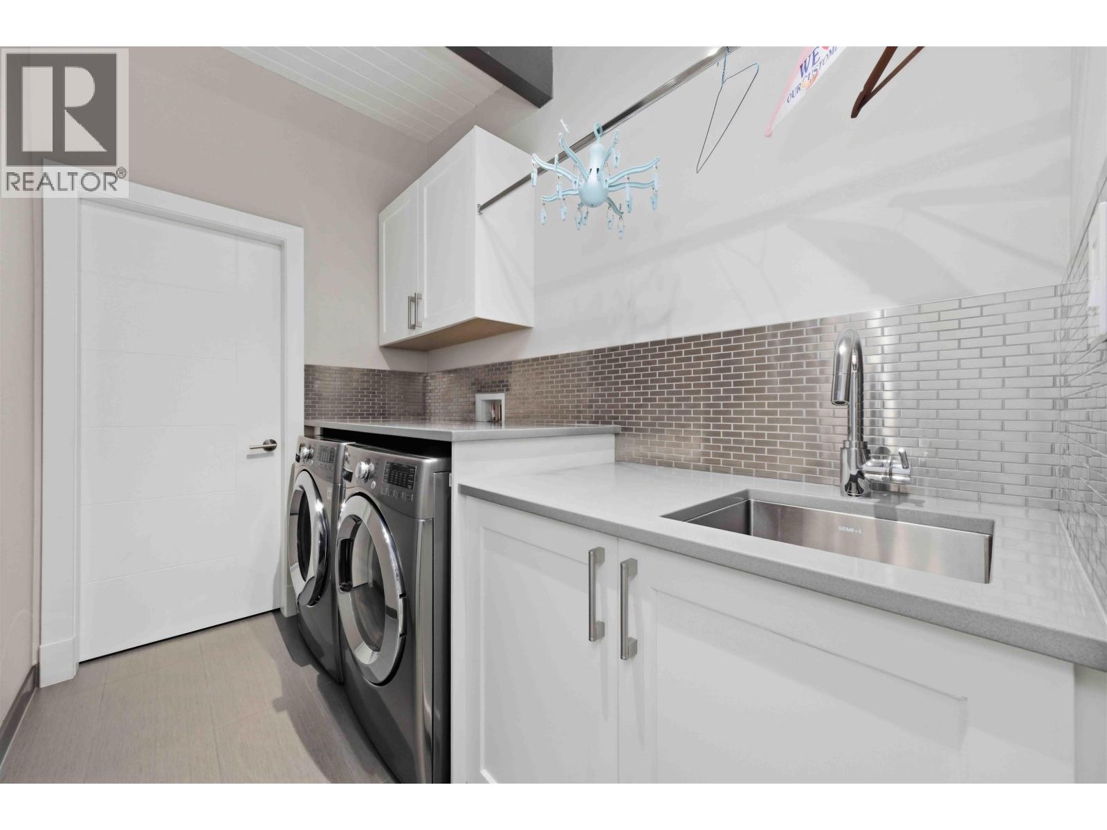 672 E St James Road, North Vancouver, British Columbia  V7N 1L6 - Photo 31 - R3113720