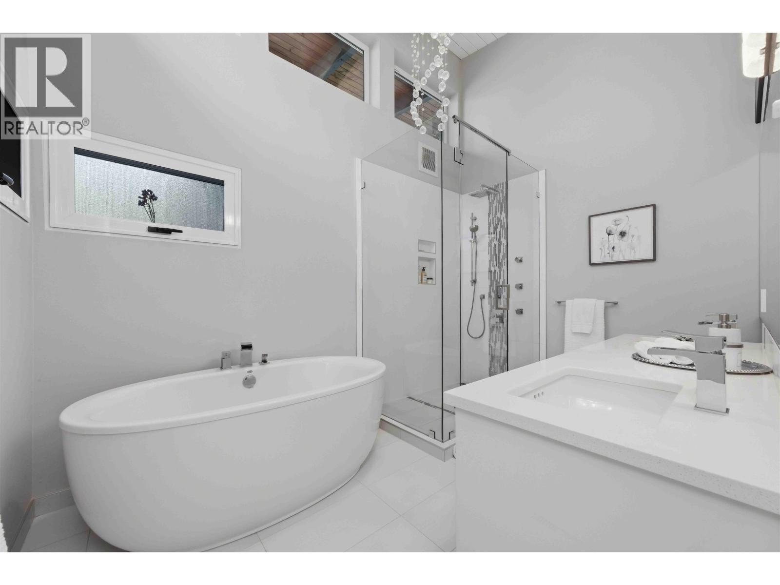 672 E St James Road, North Vancouver, British Columbia  V7N 1L6 - Photo 34 - R3113720