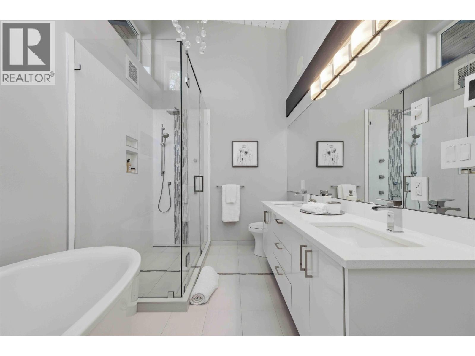 672 E St James Road, North Vancouver, British Columbia  V7N 1L6 - Photo 35 - R3113720