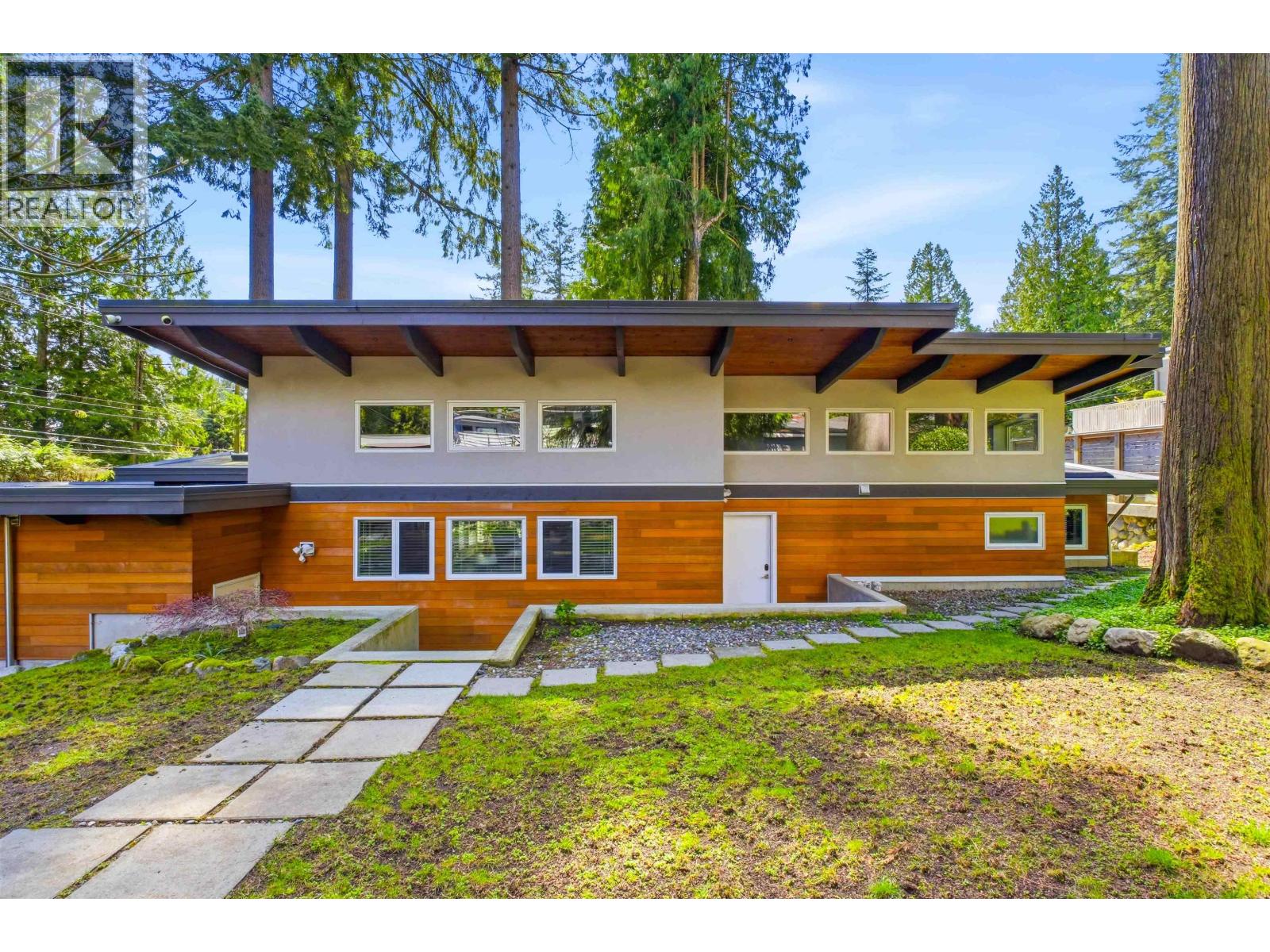 672 E St James Road, North Vancouver, British Columbia  V7N 1L6 - Photo 4 - R3113720