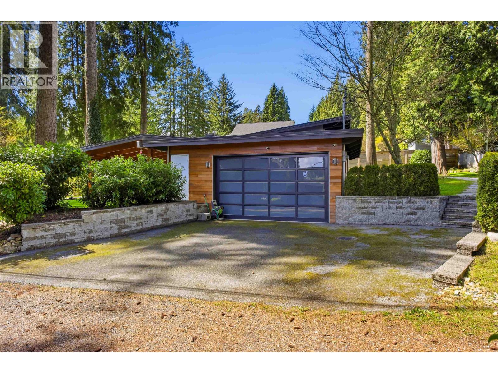 672 E St James Road, North Vancouver, British Columbia  V7N 1L6 - Photo 6 - R3113720