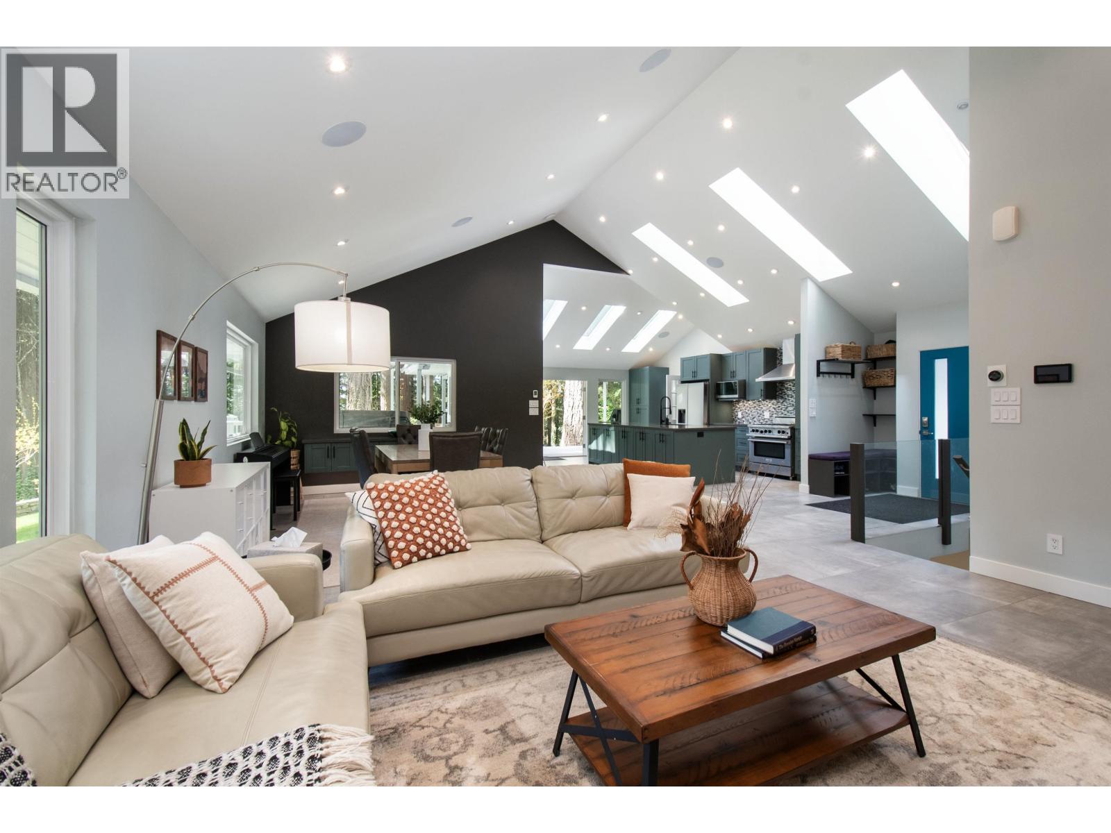 2551 Hyannis Point, North Vancouver, British Columbia  V7H 1R9 - Photo 11 - R3113745