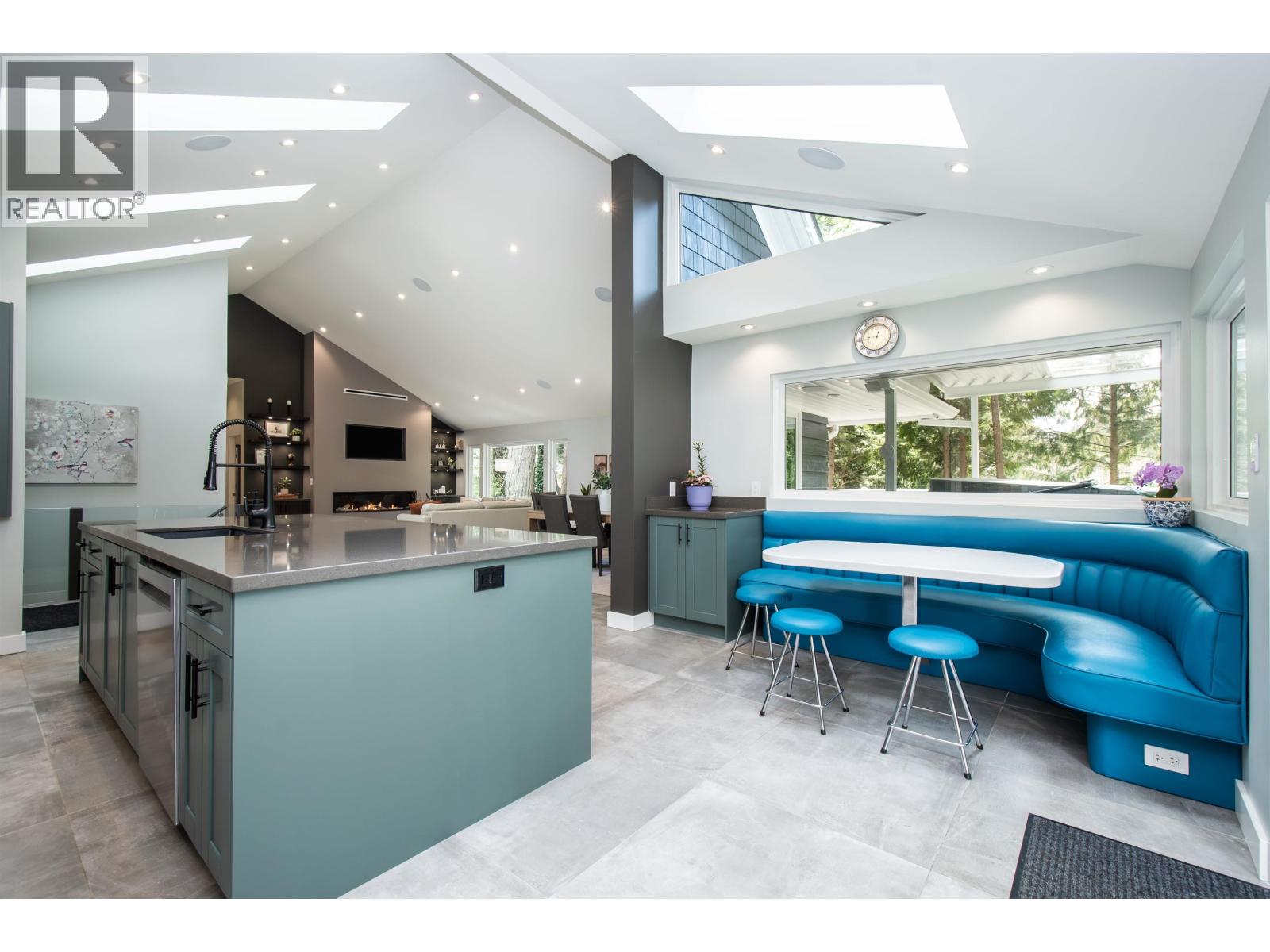 2551 Hyannis Point, North Vancouver, British Columbia  V7H 1R9 - Photo 12 - R3113745