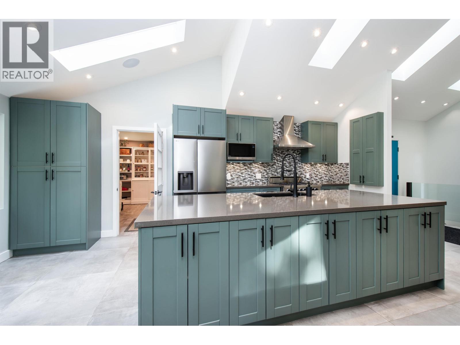 2551 Hyannis Point, North Vancouver, British Columbia  V7H 1R9 - Photo 14 - R3113745