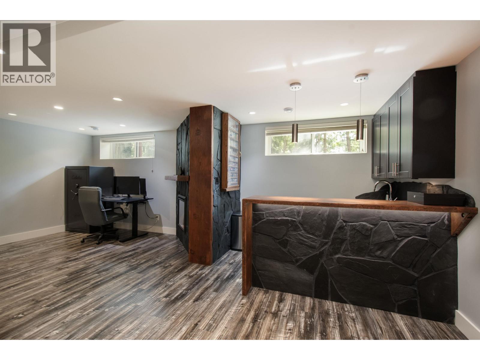 2551 Hyannis Point, North Vancouver, British Columbia  V7H 1R9 - Photo 37 - R3113745