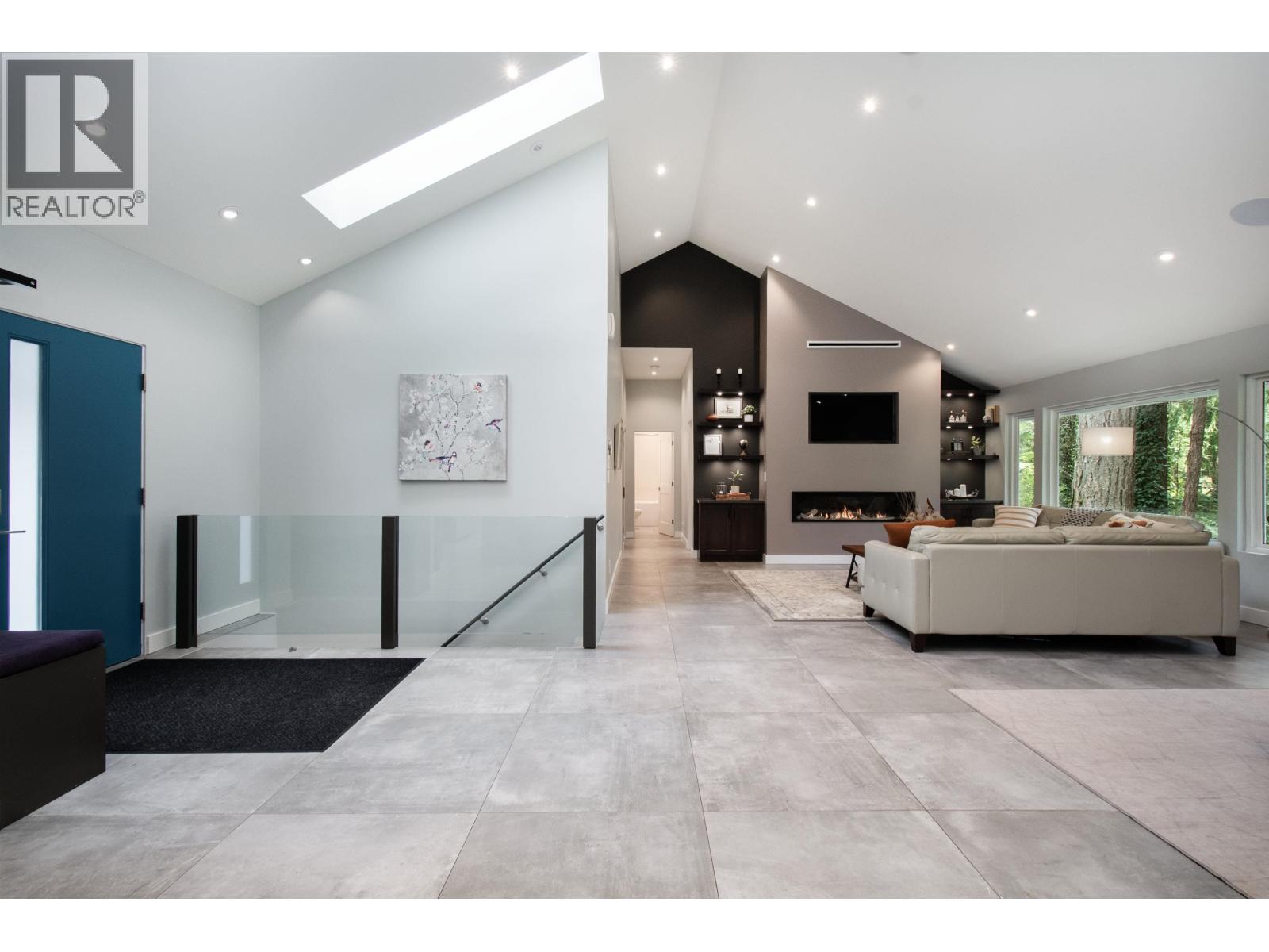 2551 Hyannis Point, North Vancouver, British Columbia  V7H 1R9 - Photo 7 - R3113745