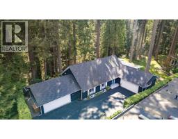 2551 HYANNIS POINT, North Vancouver, British Columbia