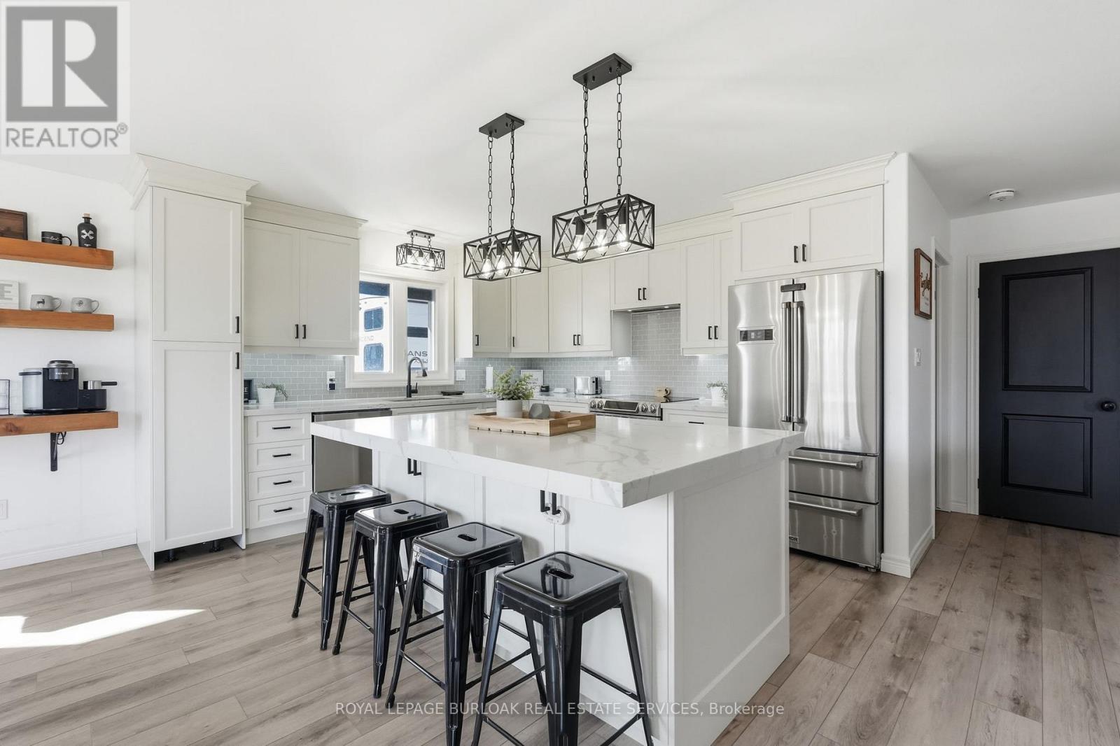 401 Lighthouse Drive, Haldimand, Ontario  N1A 2W6 - Photo 2 - X12887948