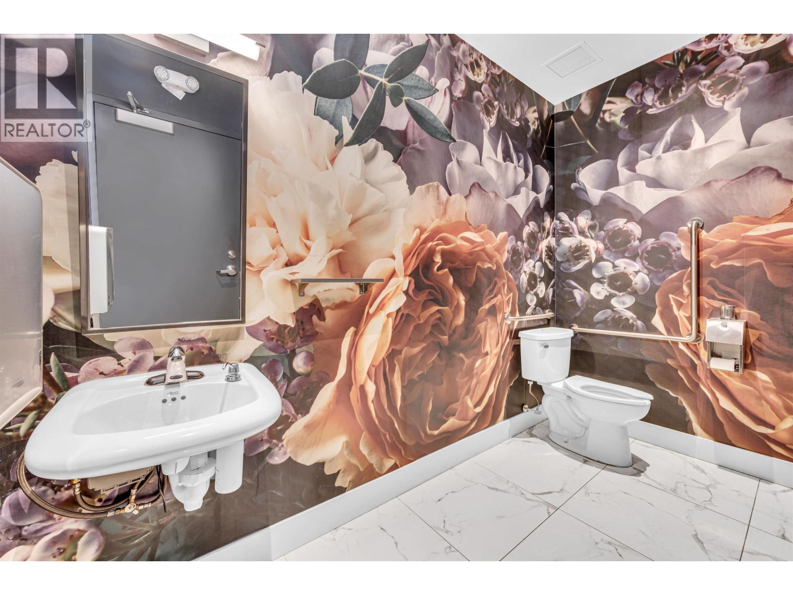 119 W Esplanade, North Vancouver, British Columbia  V7M 0G7 - Photo 4 - C8078064