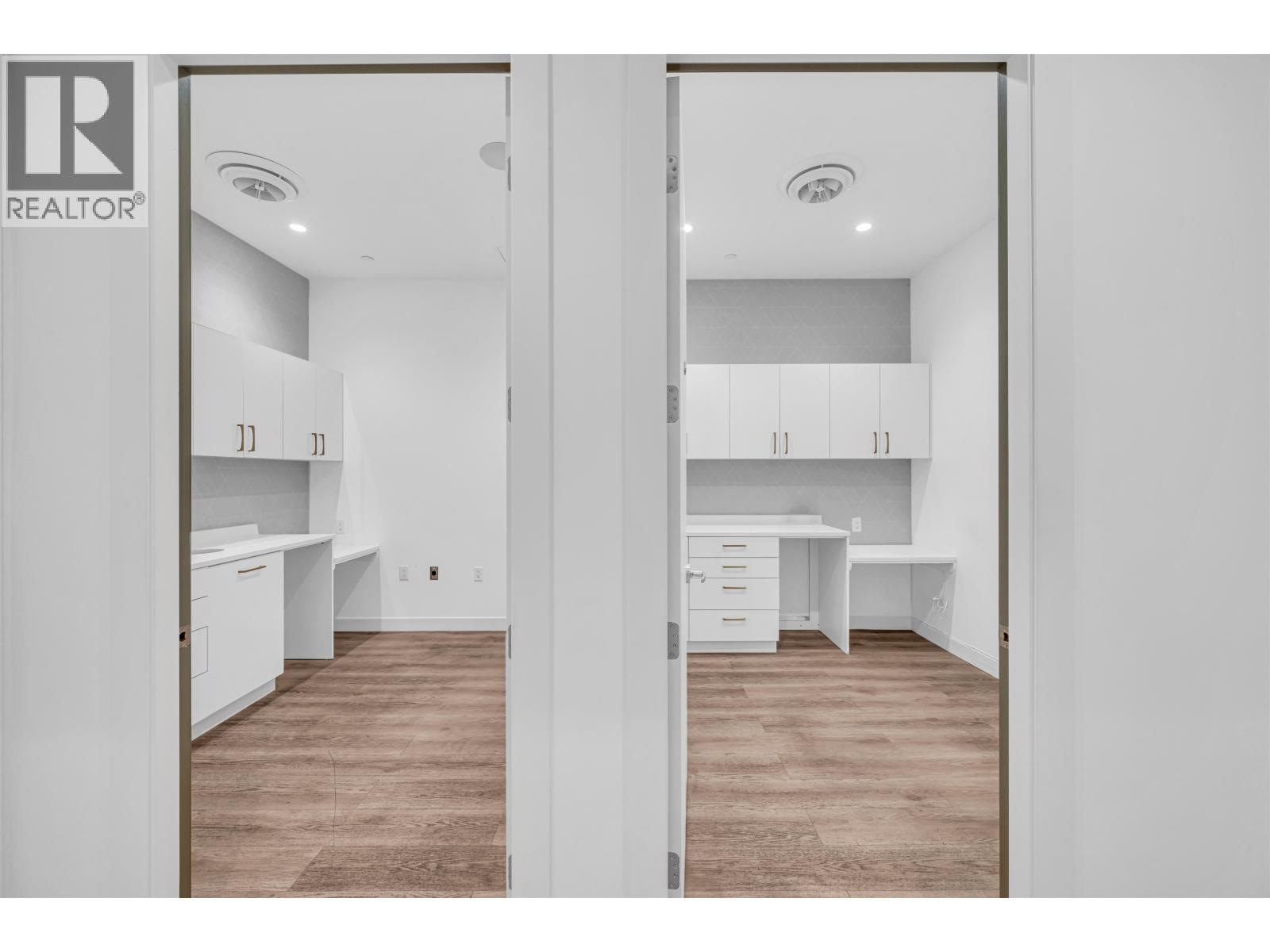 119 W Esplanade, North Vancouver, British Columbia  V7M 0G7 - Photo 6 - C8078064