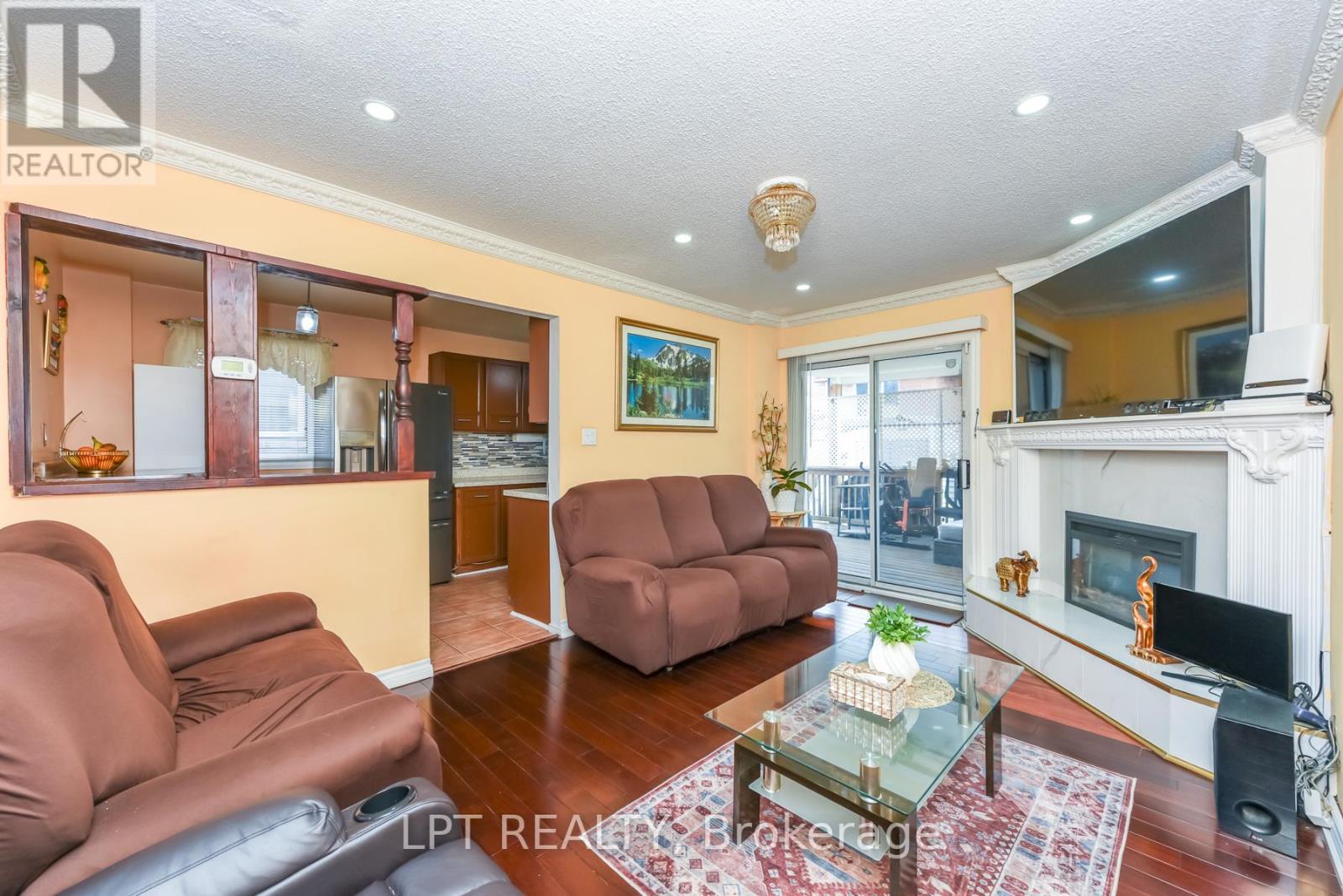 67 Kay Drive, Toronto, Ontario  M9V 4X8 - Photo 12 - W13022708
